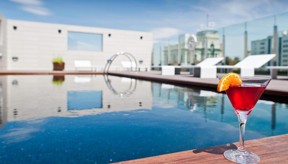 Hotel con piscina en el centro de Zaragoza